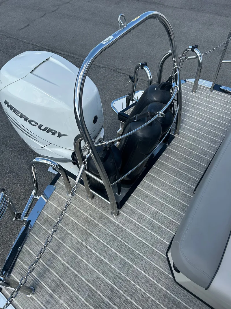 Slide: The Image of Harris Grand Mariner 250 2019 - 17