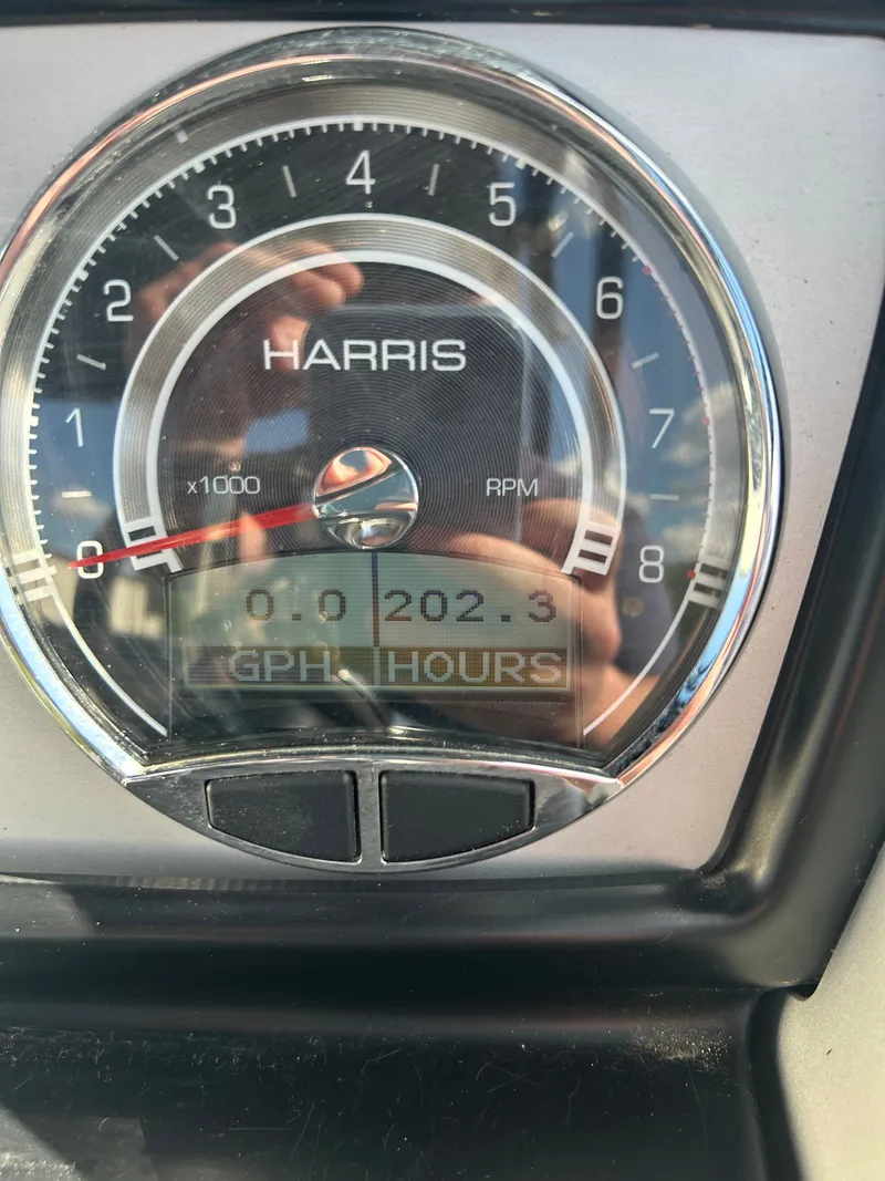 Slide: The Image of Harris Grand Mariner 250 2019 - 21