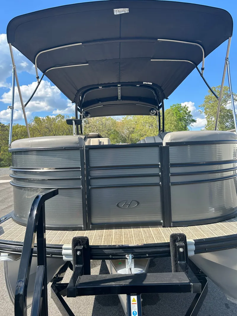 Slide: The Image of Harris Grand Mariner 250 2019 - 4