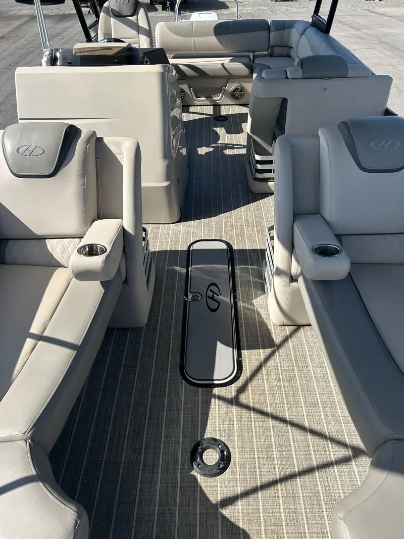 Slide: The Image of Harris Grand Mariner 250 2019 - 6