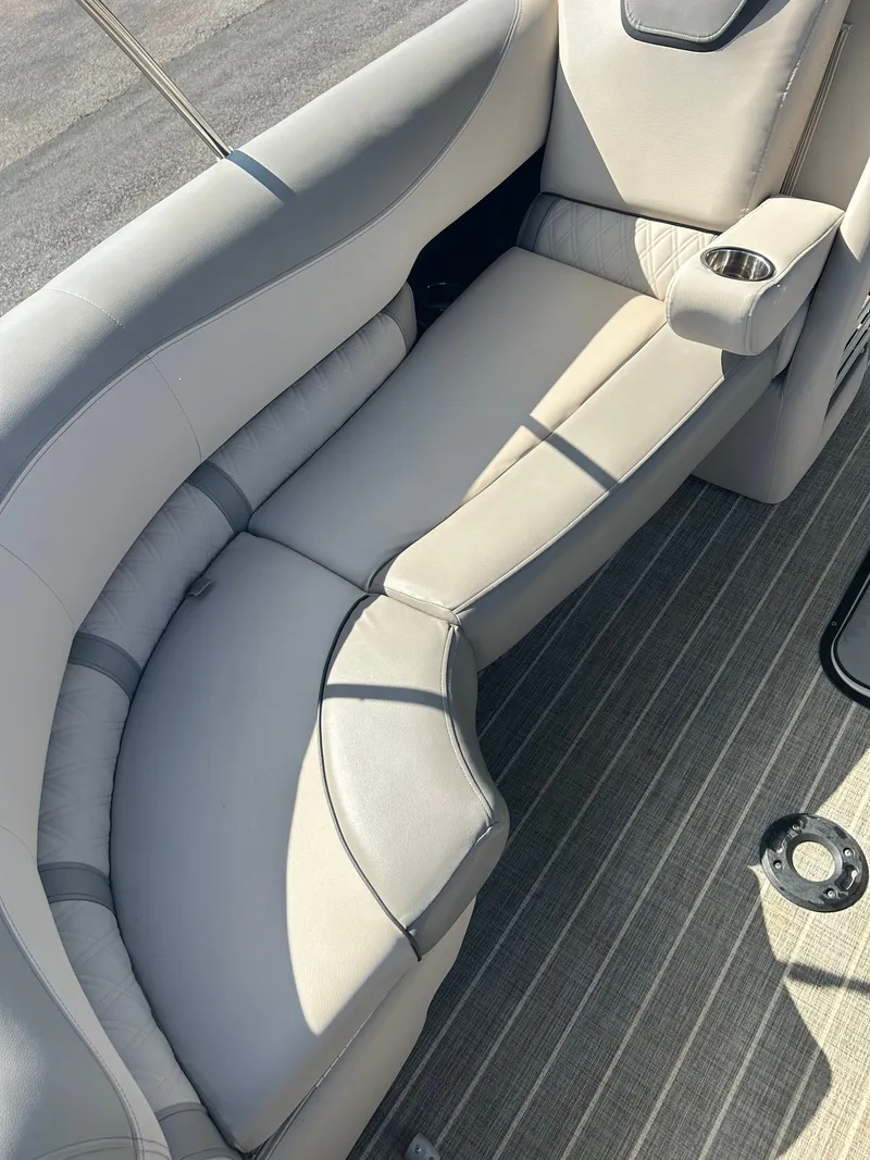 Slide: The Image of Harris Grand Mariner 250 2019 - 7