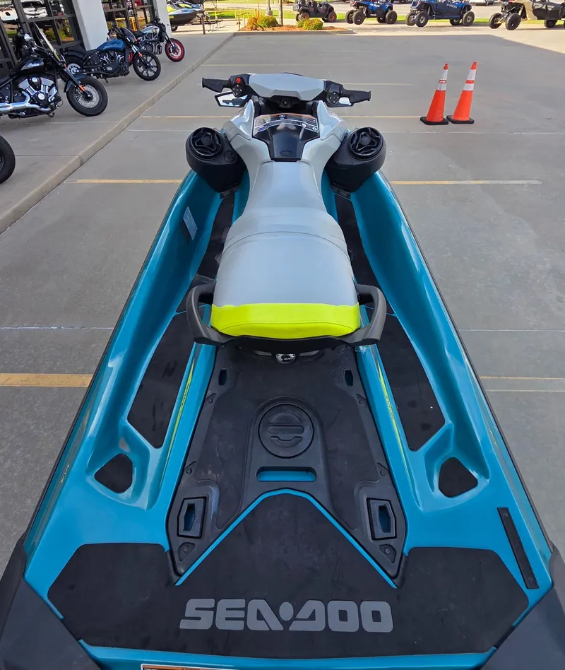 Slide: The Image of Sea-Doo GTI SE 130 iBR iDF Sound System 2024 - 11