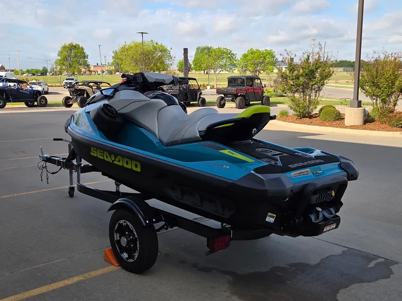 Slide: The Image of Sea-Doo GTI SE 130 iBR iDF Sound System 2024 - 6