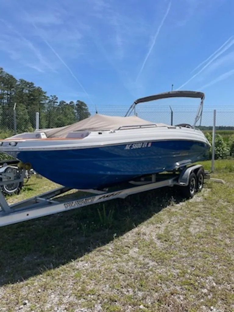 The Image of Stingray 212 SC 2022 - 0