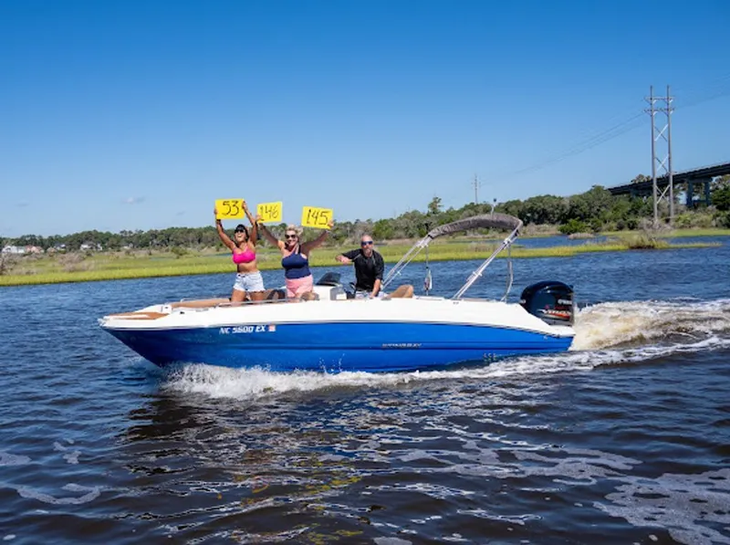 Slide: The Image of Stingray 212 SC 2022 - 4