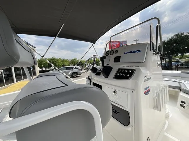 Slide: The Image of NauticStar 211 Hybrid 2021 - 18