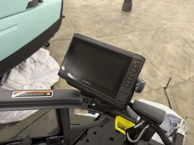Slide: The Image of Sea-Doo Switch Fish™ Compact - 170 Hp Painted 2026 - 13