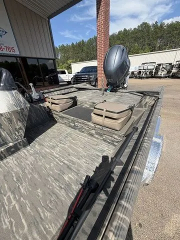 Slide: The Image of War Eagle 860LDSV 2026 - 9