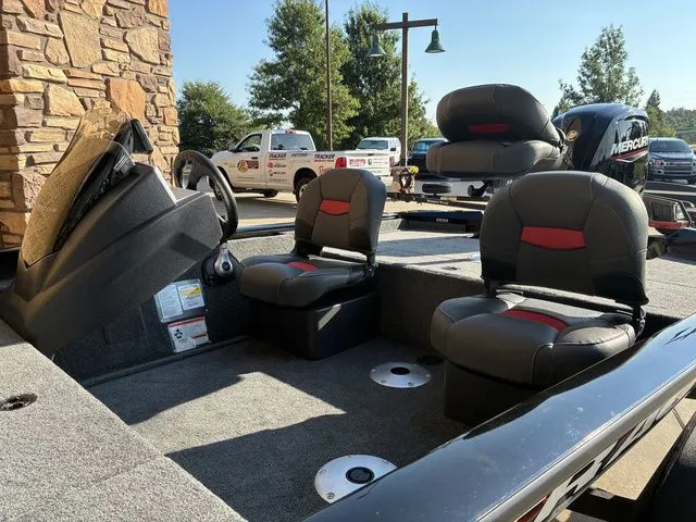 Slide: The Image of Tracker Pro Team 175 TF 2026 - 21