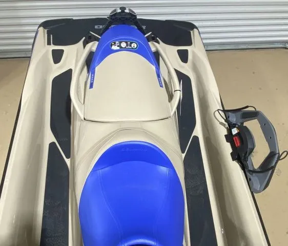 Slide: The Image of Sea-Doo Wake 2025 - 12