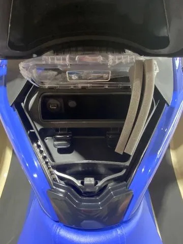 Slide: The Image of Sea-Doo Wake 2025 - 15