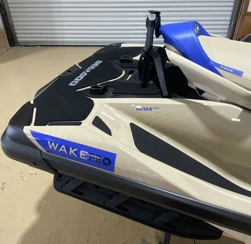 Slide: The Image of Sea-Doo Wake 2025 - 19
