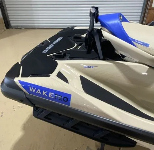 Slide: The Image of Sea-Doo Wake 2025 - 6
