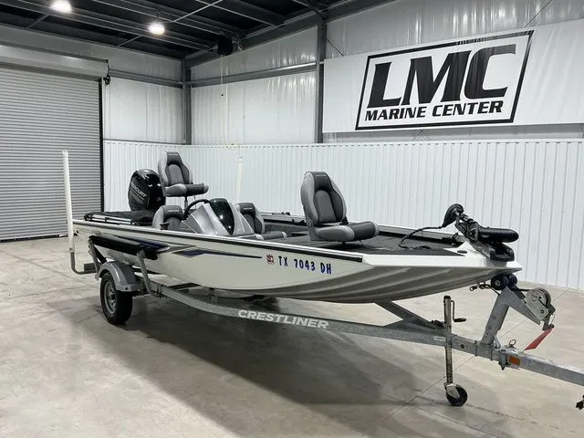 Slide: The Image of Crestliner VT 17 2016 - 12