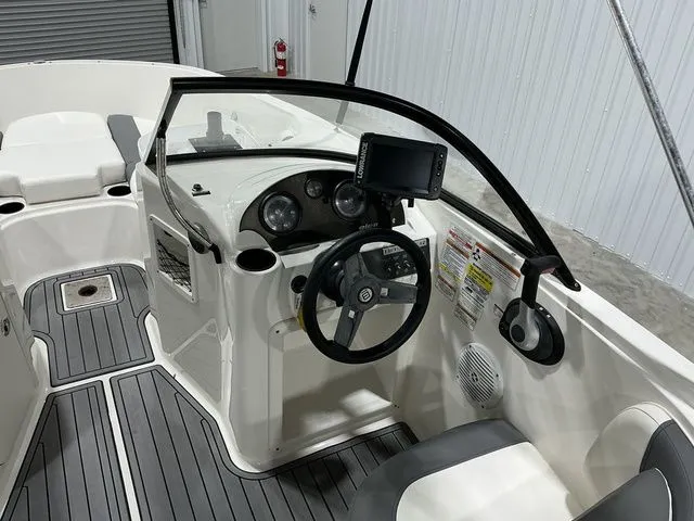 Slide: The Image of Bayliner ELEMENT E21 Fish 2019 - 11