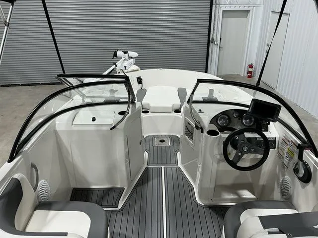 Slide: The Image of Bayliner ELEMENT E21 Fish 2019 - 13