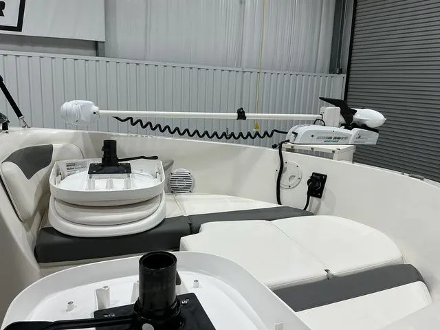 Slide: The Image of Bayliner ELEMENT E21 Fish 2019 - 6