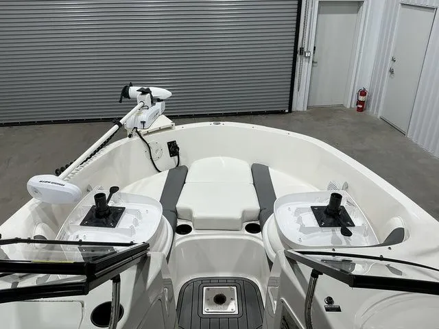 Slide: The Image of Bayliner ELEMENT E21 Fish 2019 - 8