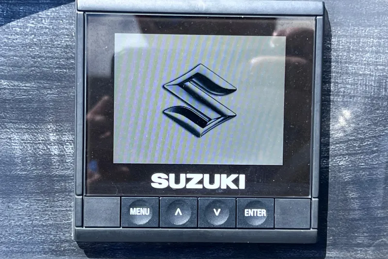 Slide: The Image of Suzuki display on Bentley Pontoons 250 Elite Admiral 2023. - 35
