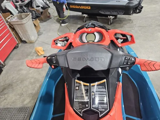 Slide: The Image of Sea-Doo Wake 2019 - 4