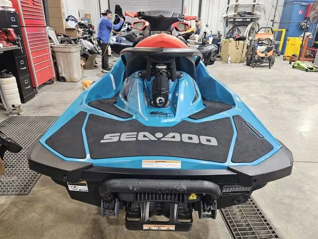 Slide: The Image of Sea-Doo Wake 2019 - 6