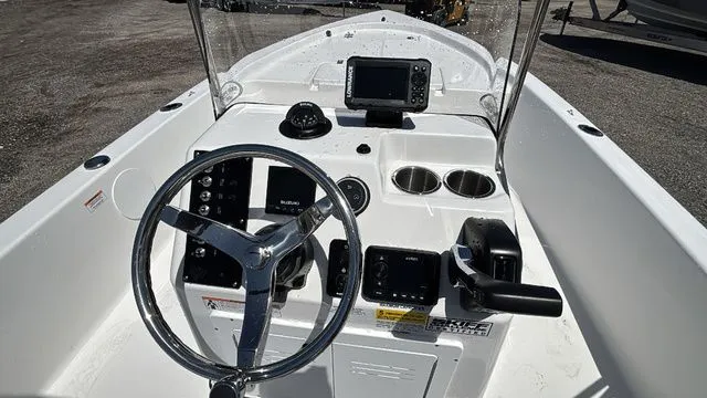 Slide: The Image of Sea Pro 172 Bay 2026 - 8