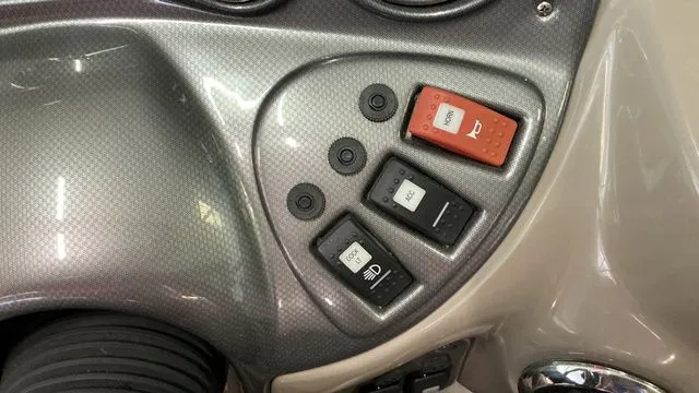 Slide: The Image of Rinker 226 Captiva Bowrider 2008 - 19