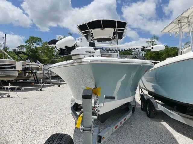 Slide: The Image of Sea Hunt Ultra 225 2019 - 3