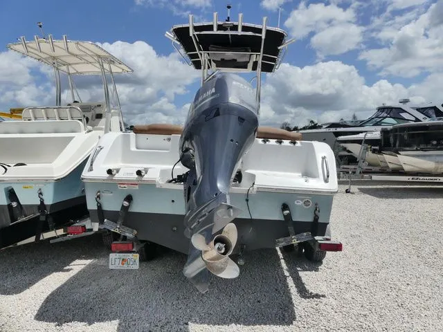 Slide: The Image of Sea Hunt Ultra 225 2019 - 4