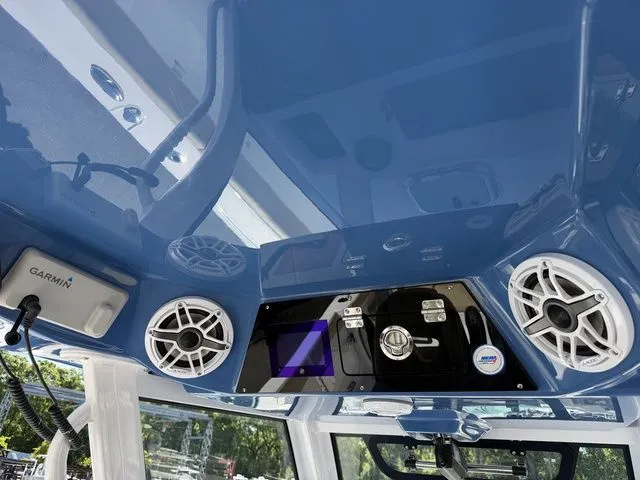 Slide: The Image of Sportsman Heritage 321 Center Console 2026 - 10