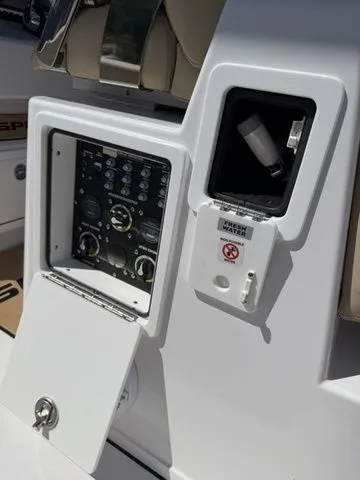 Slide: The Image of Sportsman Heritage 321 Center Console 2026 - 22