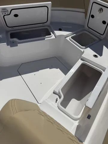 Slide: The Image of Sportsman Heritage 321 Center Console 2026 - 4