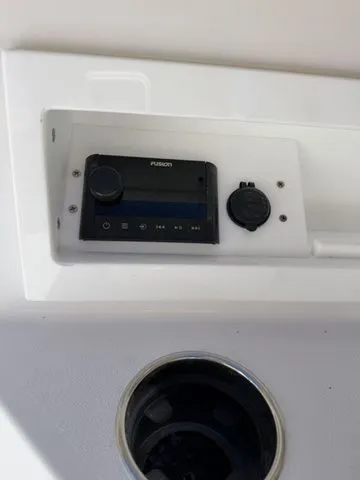 Slide: The Image of Sportsman Heritage 321 Center Console 2026 - 7