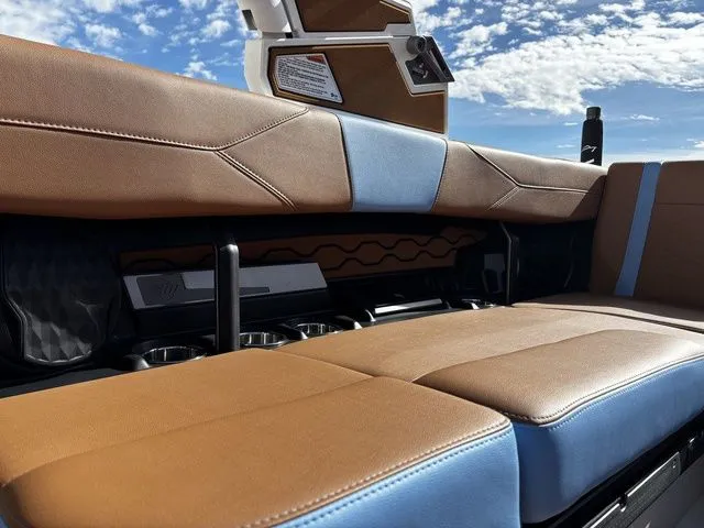 Slide: The Image of Malibu Wakesetter 23 LSV 2026 - 22