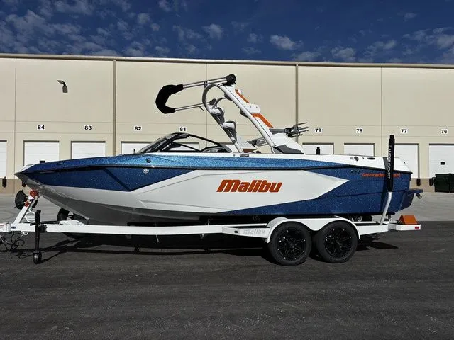 Slide: The Image of Malibu Wakesetter 23 LSV 2026 - 3