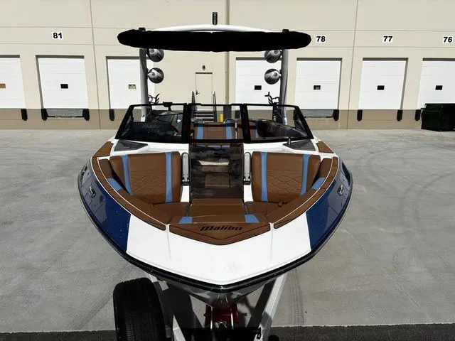 Slide: The Image of Malibu Wakesetter 23 LSV 2026 - 4