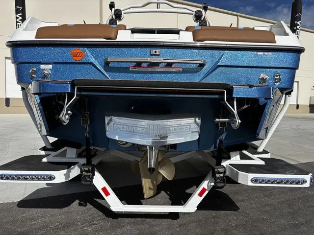 Slide: The Image of Malibu Wakesetter 23 LSV 2026 - 9