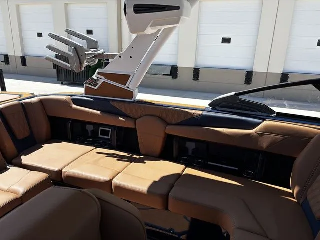 Slide: The Image of Malibu M230 2026 - 14