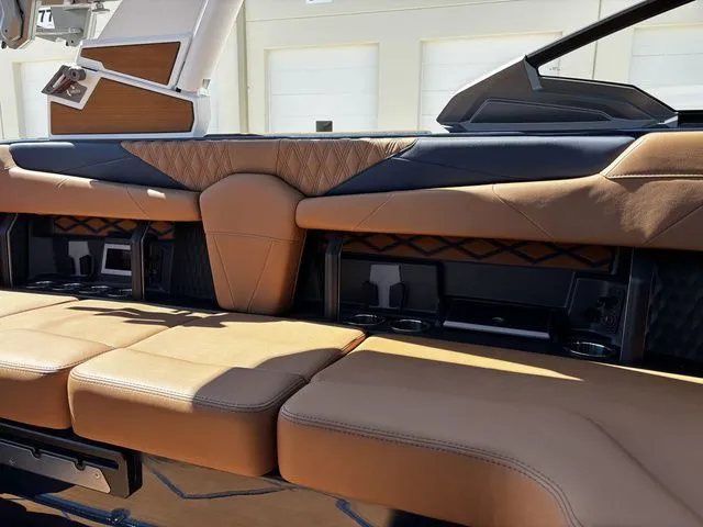 Slide: The Image of Malibu M230 2026 - 16