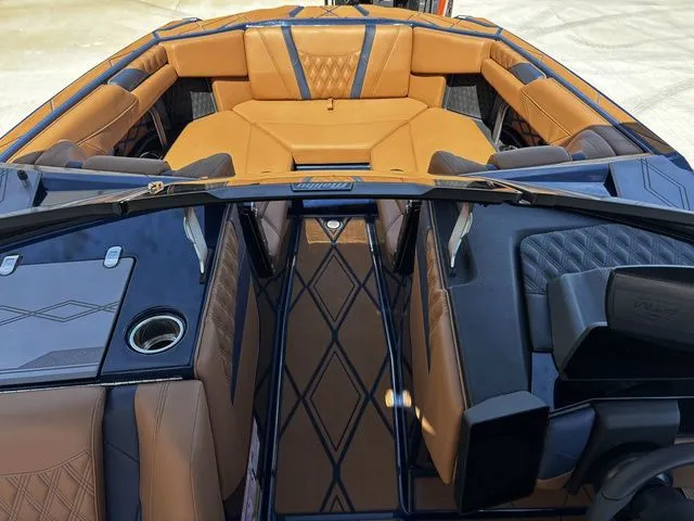 Slide: The Image of Malibu M230 2026 - 18