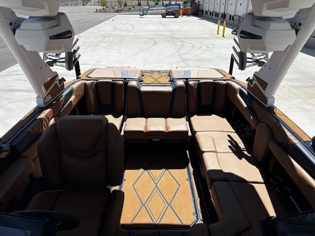 Slide: The Image of Malibu M230 2026 - 20