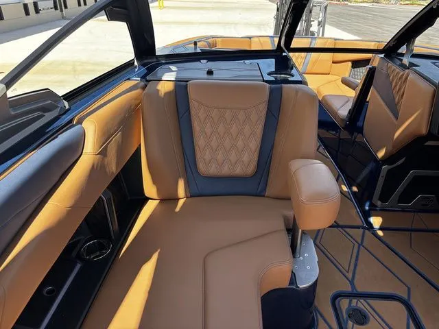 Slide: The Image of Malibu M230 2026 - 23