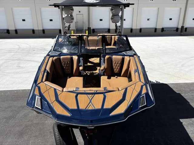 Slide: The Image of Malibu M230 2026 - 8