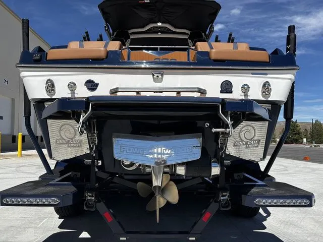 Slide: The Image of Malibu M230 2026 - 9