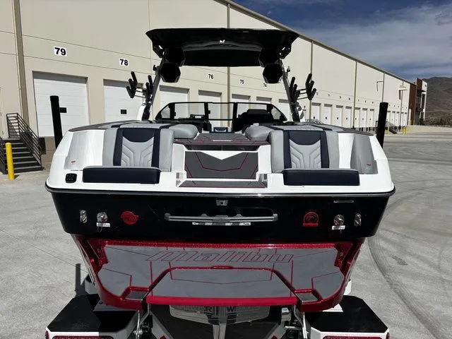 Slide: The Image of Malibu Wakesetter 25 LSV 2026 - 20