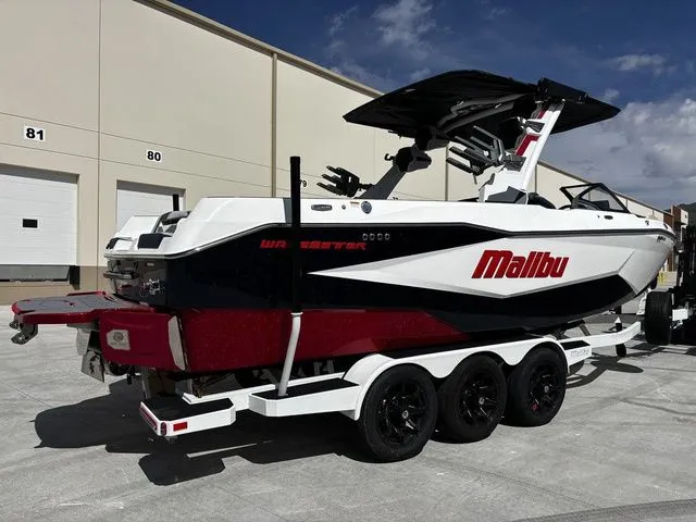Slide: The Image of Malibu Wakesetter 25 LSV 2026 - 4