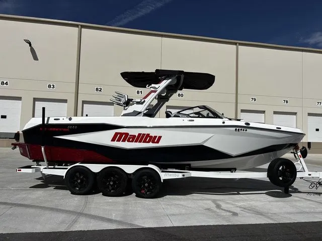 Slide: The Image of Malibu Wakesetter 25 LSV 2026 - 5