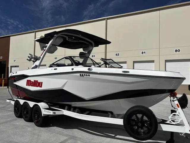 Slide: The Image of Malibu Wakesetter 25 LSV 2026 - 6