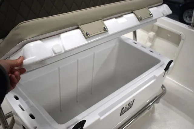 Slide: The Image of Key West 1720 Center Console 2026 - 25