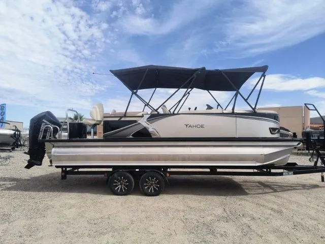 The Image of Tahoe LTZ Quad Lounger 23 FT 2026 - 1